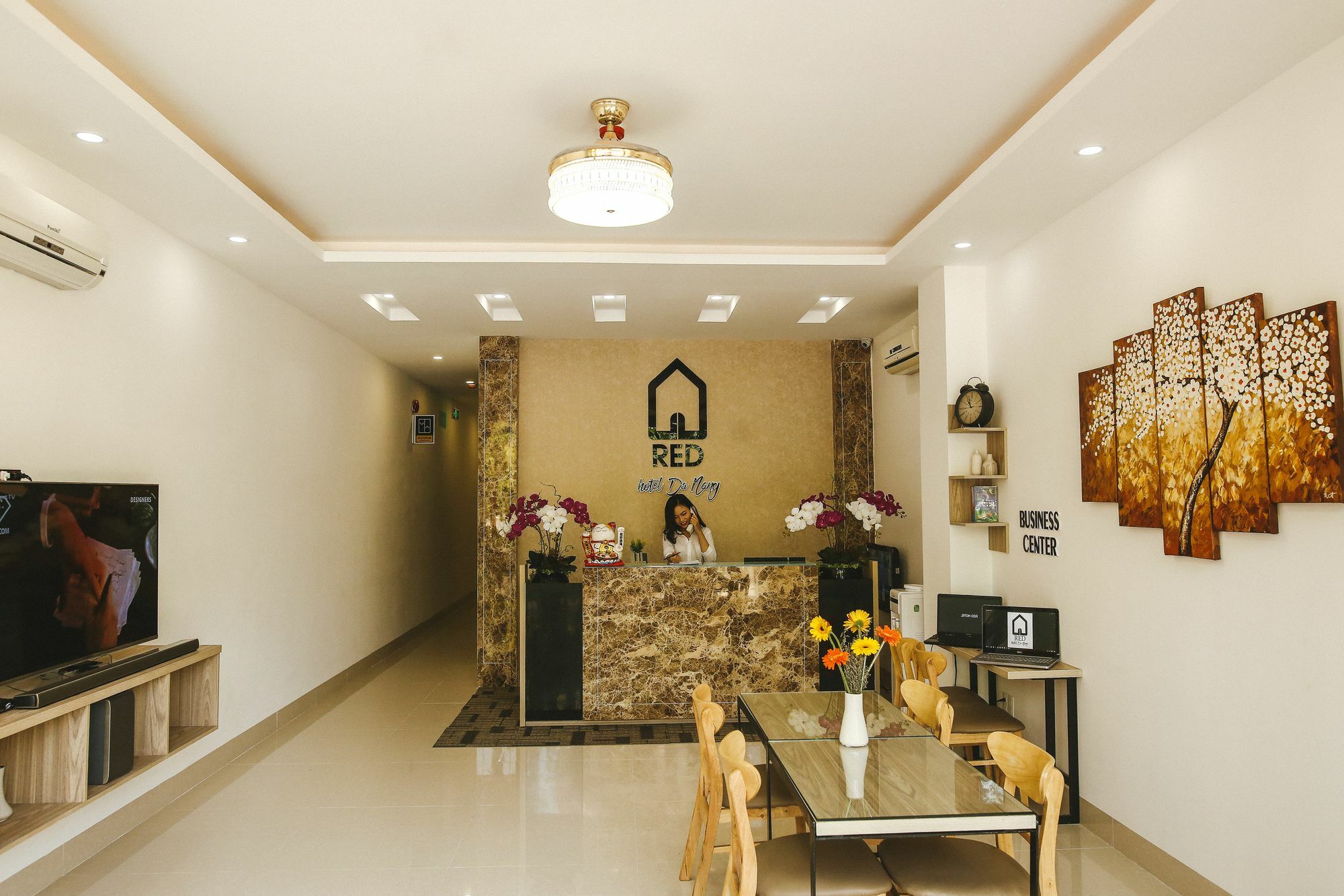 Red Hotel Дананг Екстер'єр фото