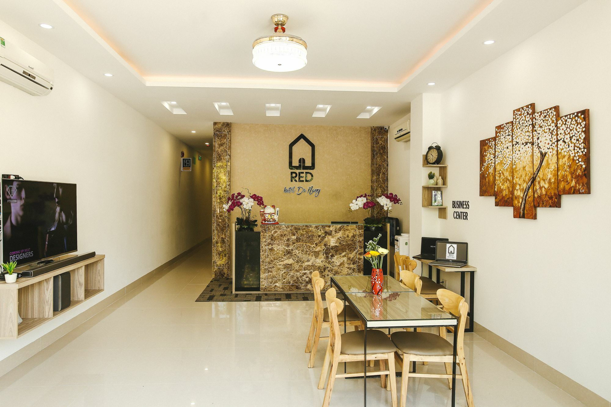 Red Hotel Дананг Екстер'єр фото